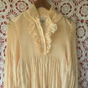 Diane Von Furstenberg Ivory Feminine Blouse (US 4)